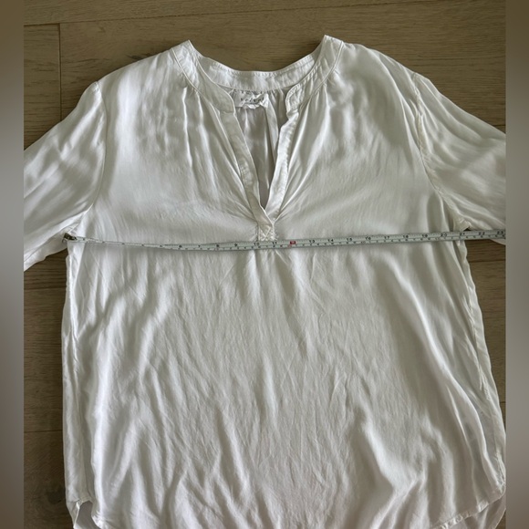 VELVET by Graham and Spencer
ROSIE RAYON CHALLIS BLOUSE IN WHITE size Large - Picture 6 of 10